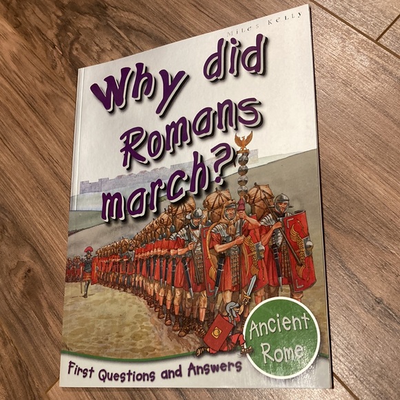 Set of four (4) educational children books ~ mummies ~Roman’s~ pirates ~ knights - Picture 4 of 10